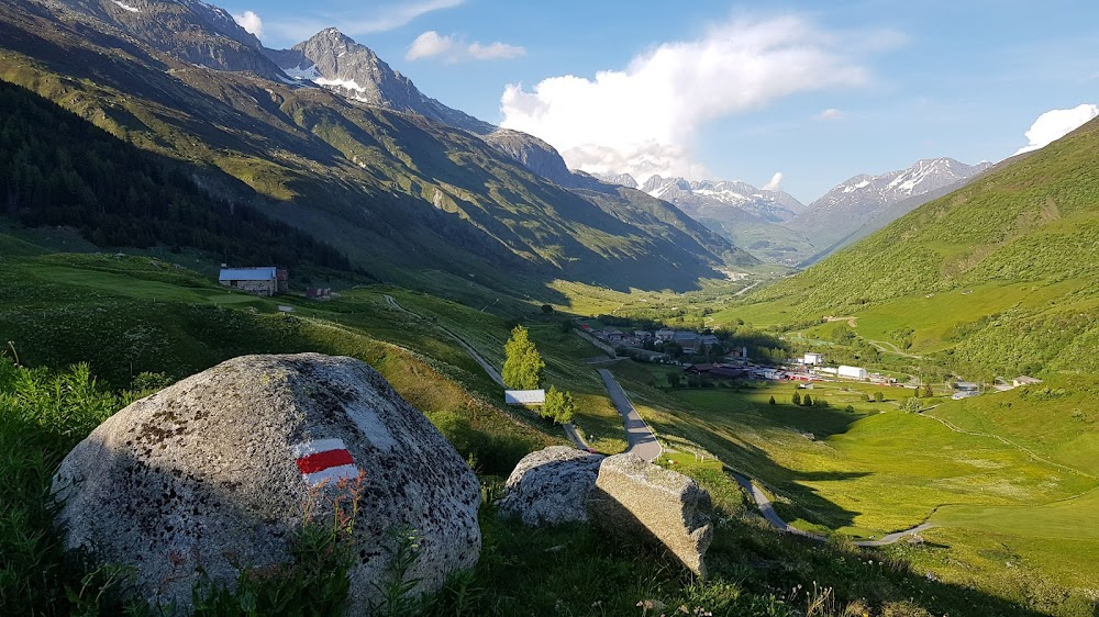 Goldfinger : presented as alpine road near Geneva