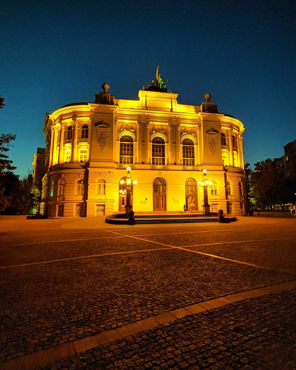 Goraczka (Dzieje jednego pocisku) : polytechnic university