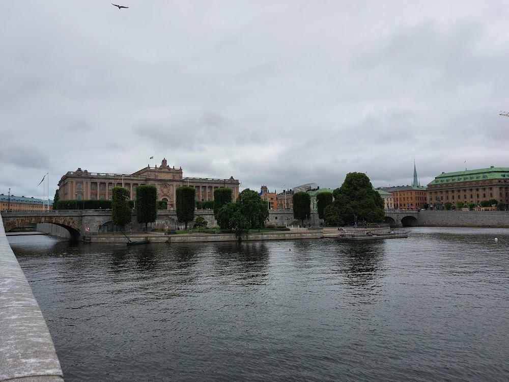 Göta kanal eller Vem drog ur proppen? : 