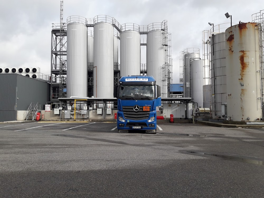 Grandpuits & petites victoires : oil refinery, site of the strike against pension reform