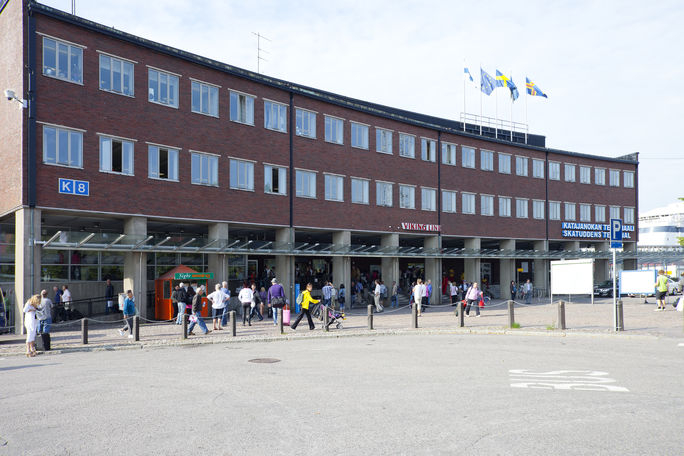 Hamlet liikemaailmassa : M/S Viking Sally, later M/S Estonia