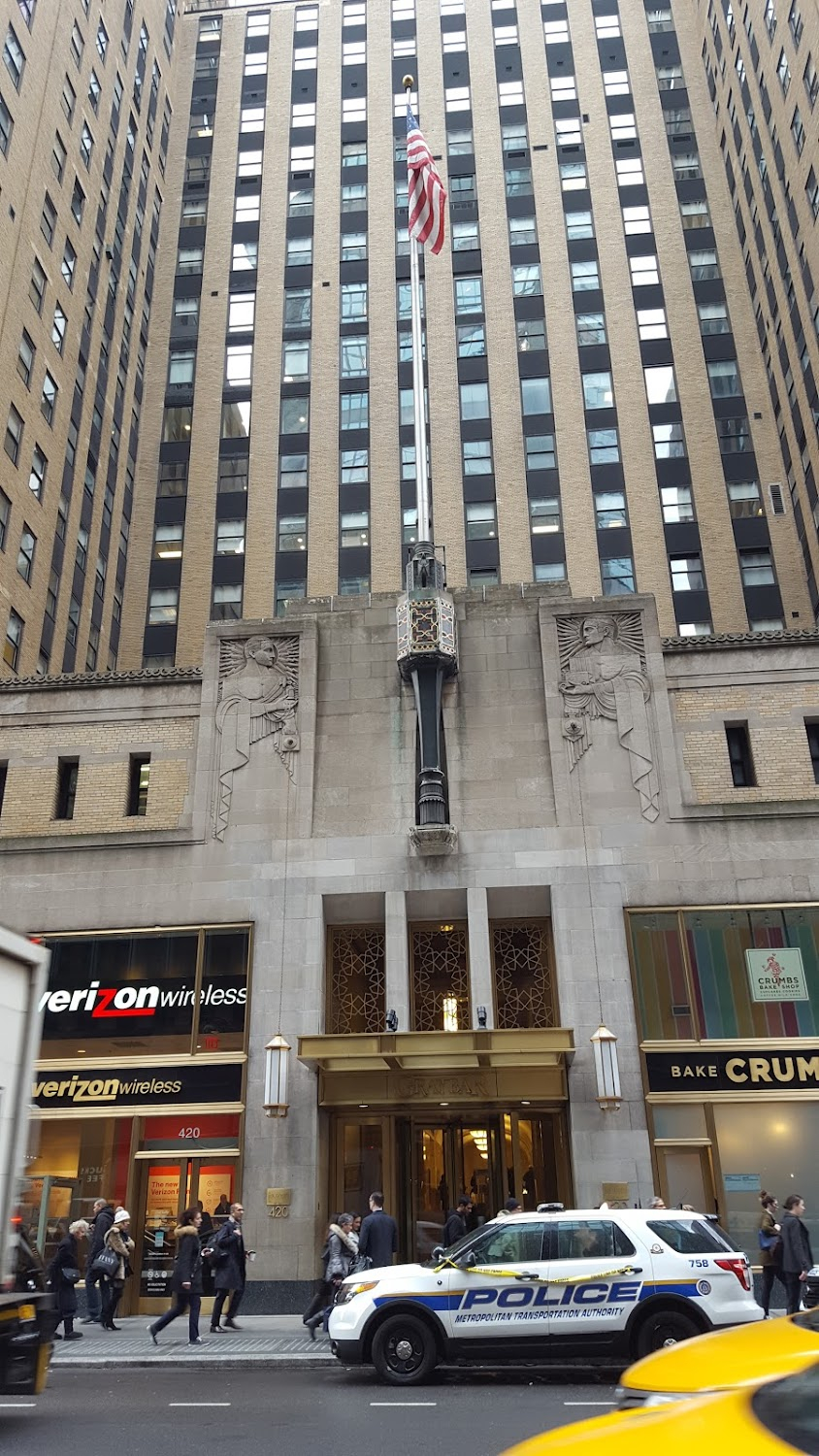 Hannah and Her Sisters : Architecture tour: Art Deco facade