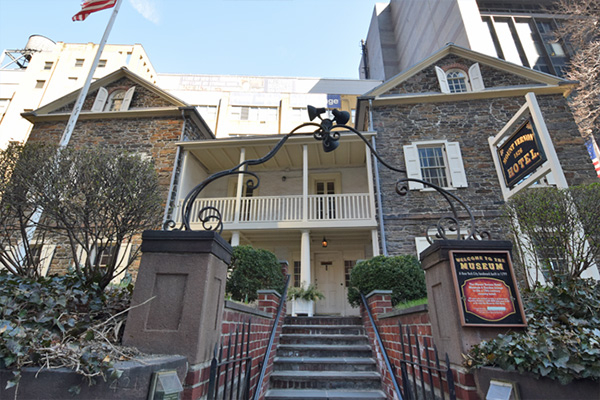 Hannah and Her Sisters : Architecture tour: Abigail Adams Smith House Museum