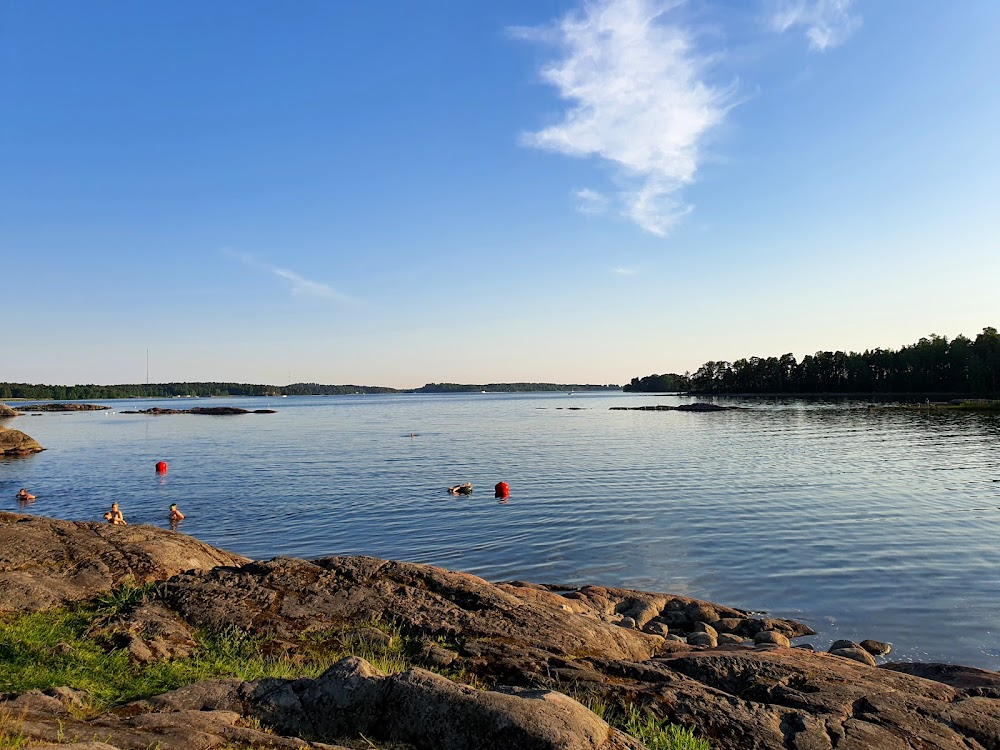 Heinähattu, Vilttitossu ja ärhäkkä koululainen : Exterior