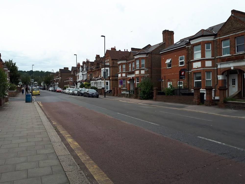 Vanilla Sunday : Street, Exteriors, Park