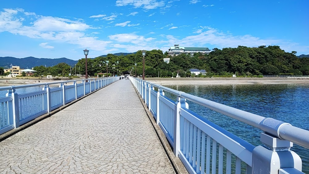 Higanbana : Hirayama and Mikami on the bridge