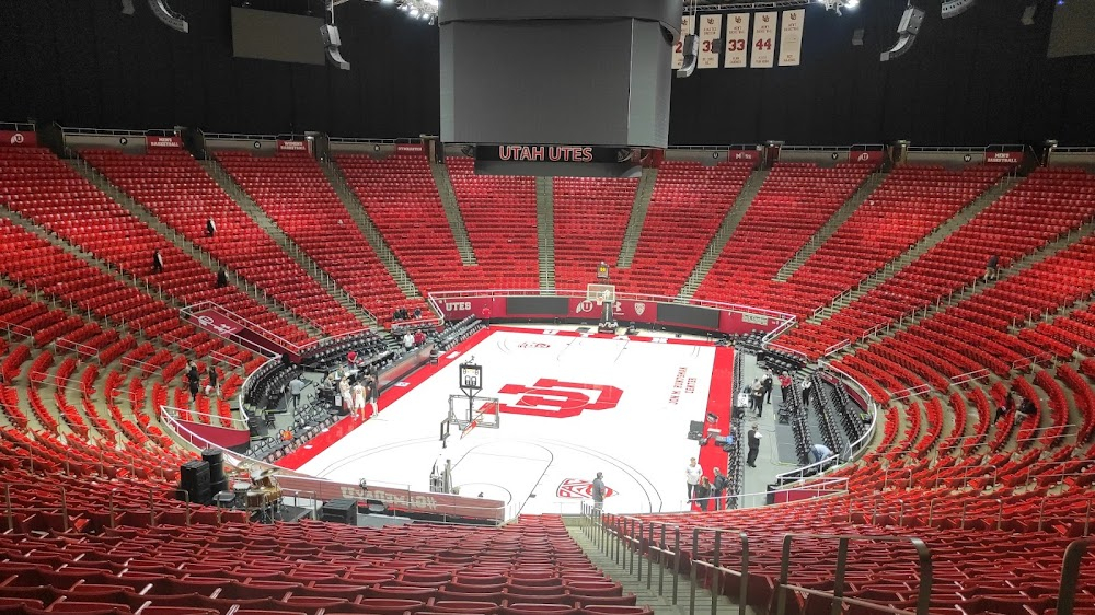 High School Musical 2 : University of Albuquerque basketball scene