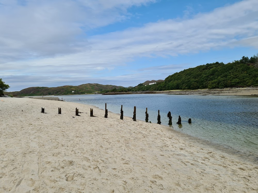 Highlander : Beach scene where running together