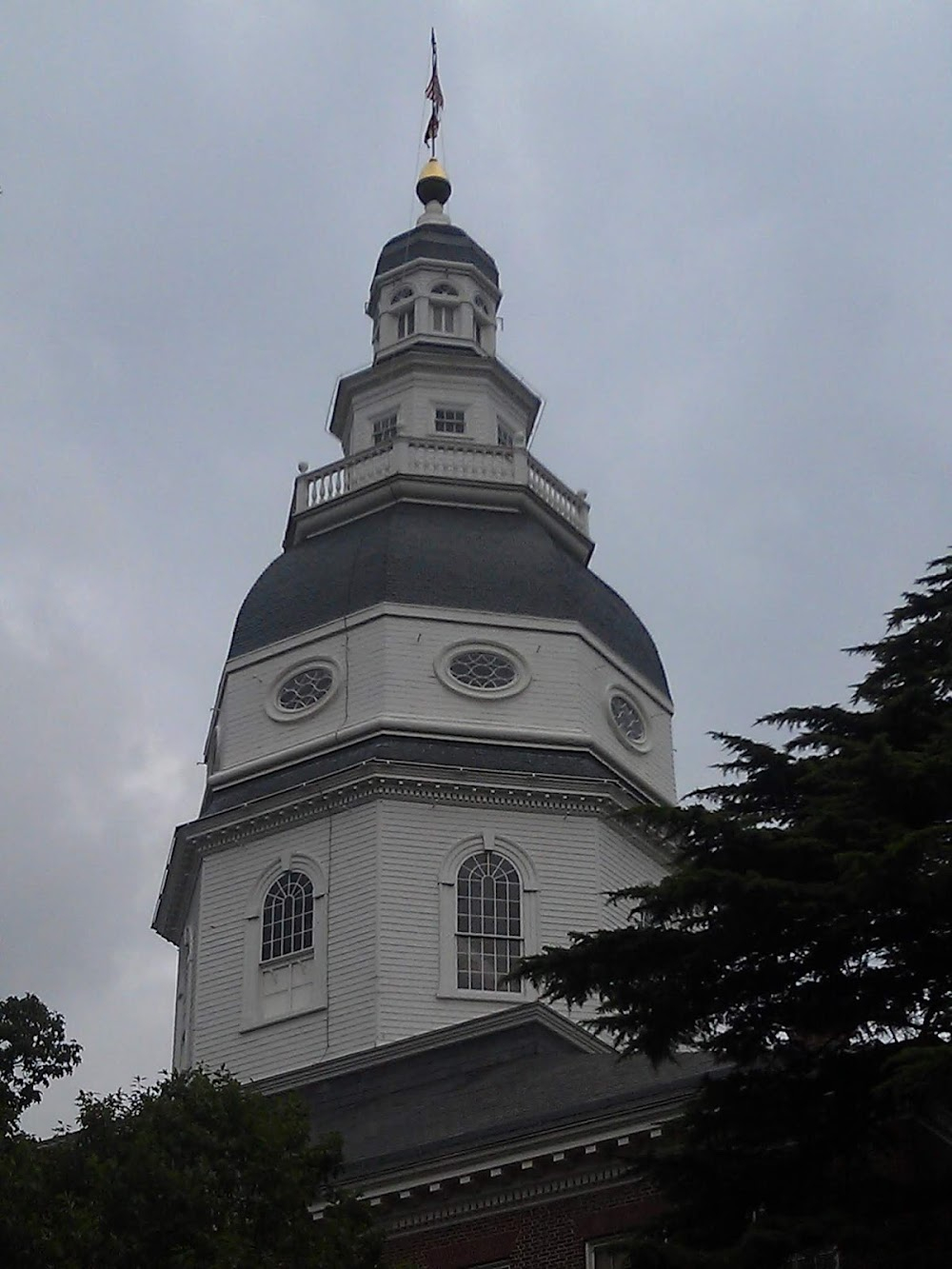 Highway 301 : Maryland State House - the state's capitol building - establishing shot