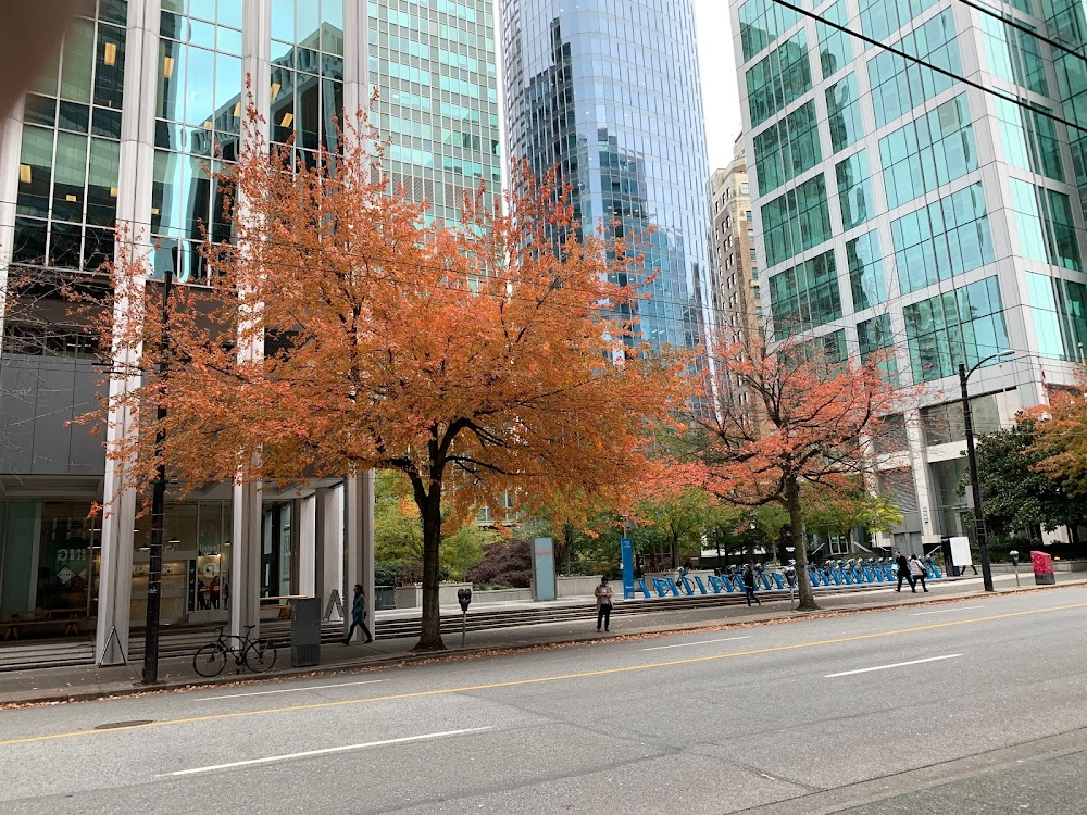 By Design : Hellen and Angie go on a walk in downtown