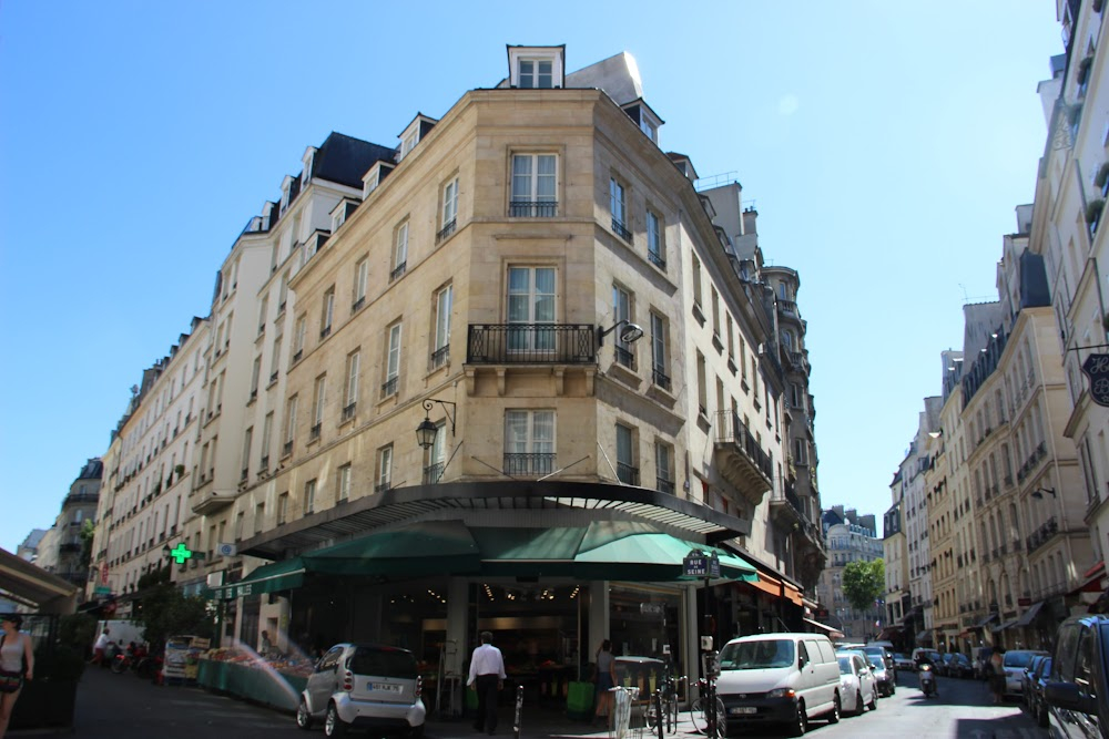 Hôtel La Louisiane : exterior and interior locations