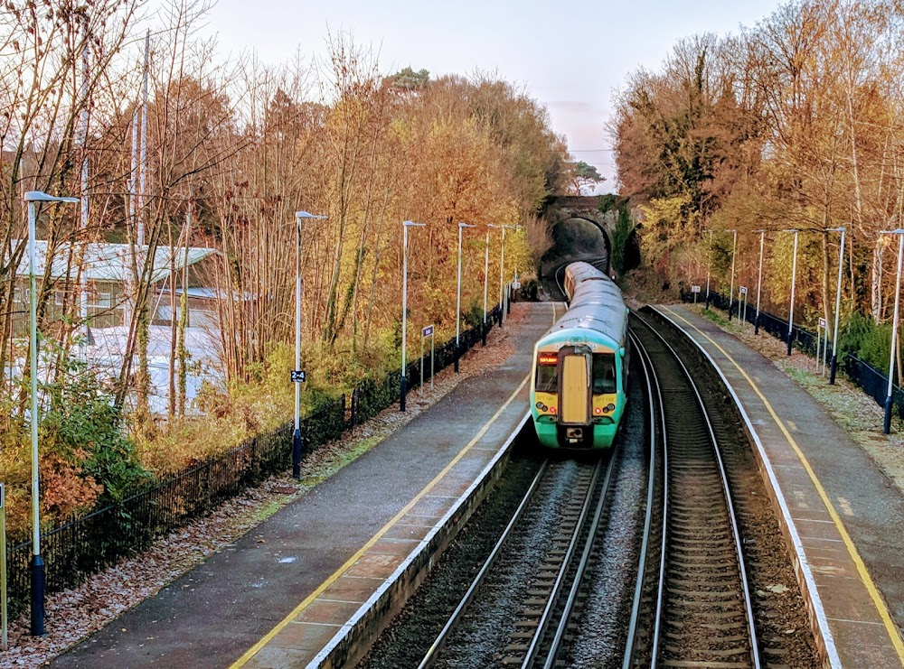 Howards' Way : Tarrant Station