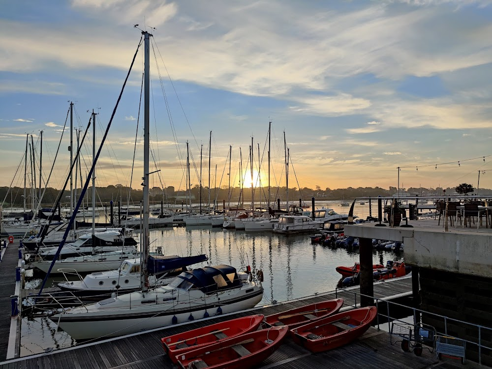 Howards' Way : Tarrant Yacht Club exterior