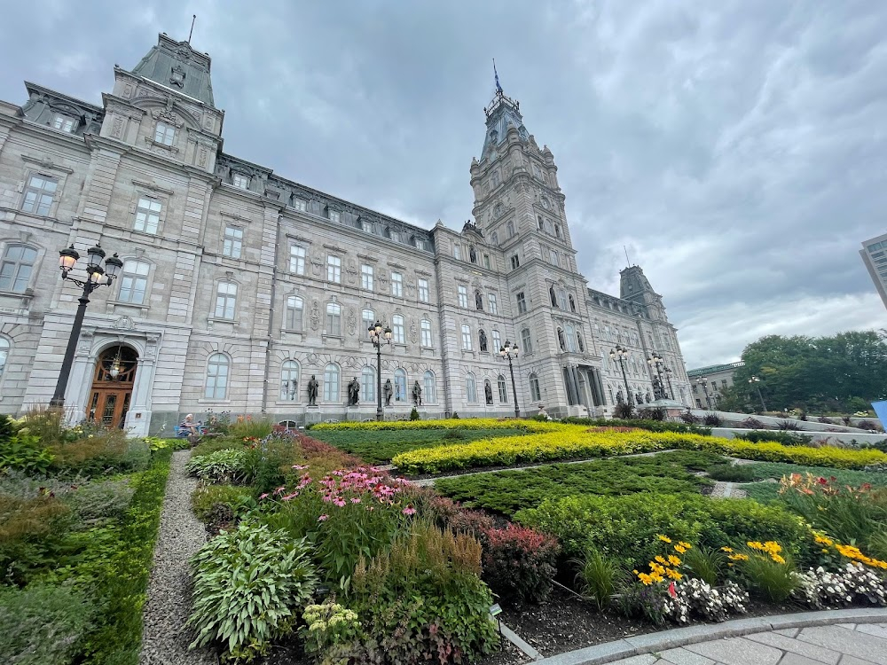 I Confess : Hôtel du Parlement - speech