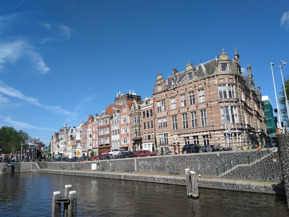 Ik ben Joep Meloen : Where Joep and Dorien jump into the canal