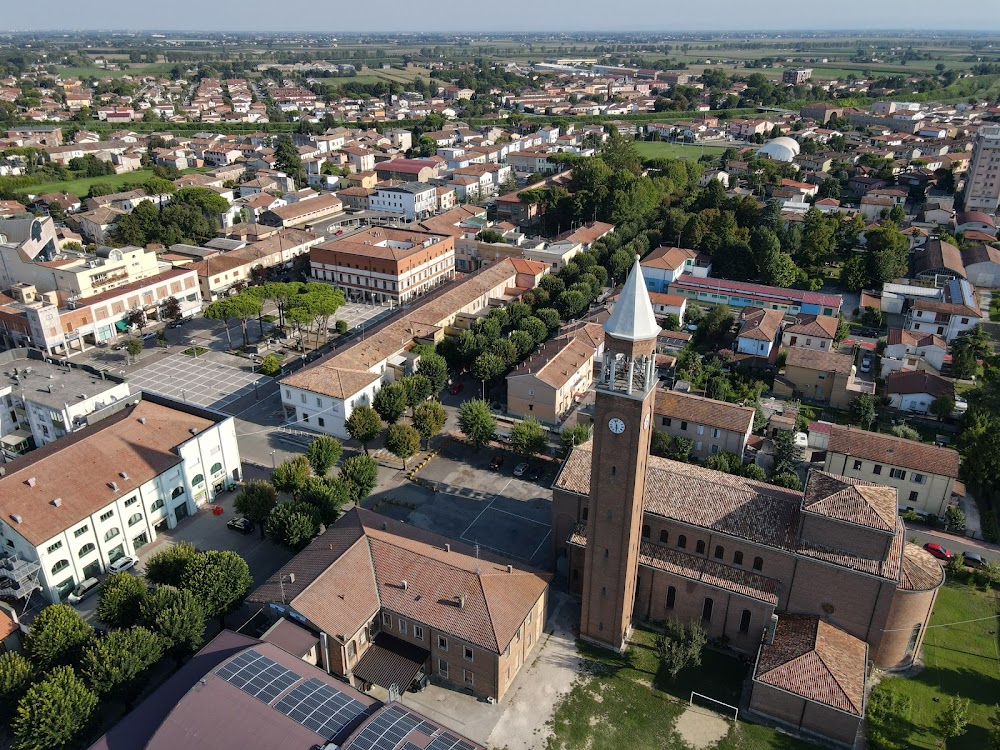 Il treno va a Mosca : Exterior