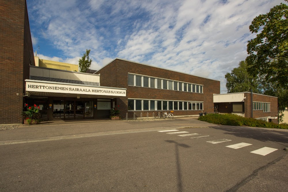 Ilosia aikoja, Mielensäpahoittaja : maternity healthcare centre