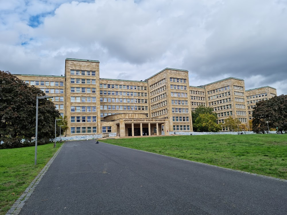 Im Labyrinth des Schweigens : US army headquarters