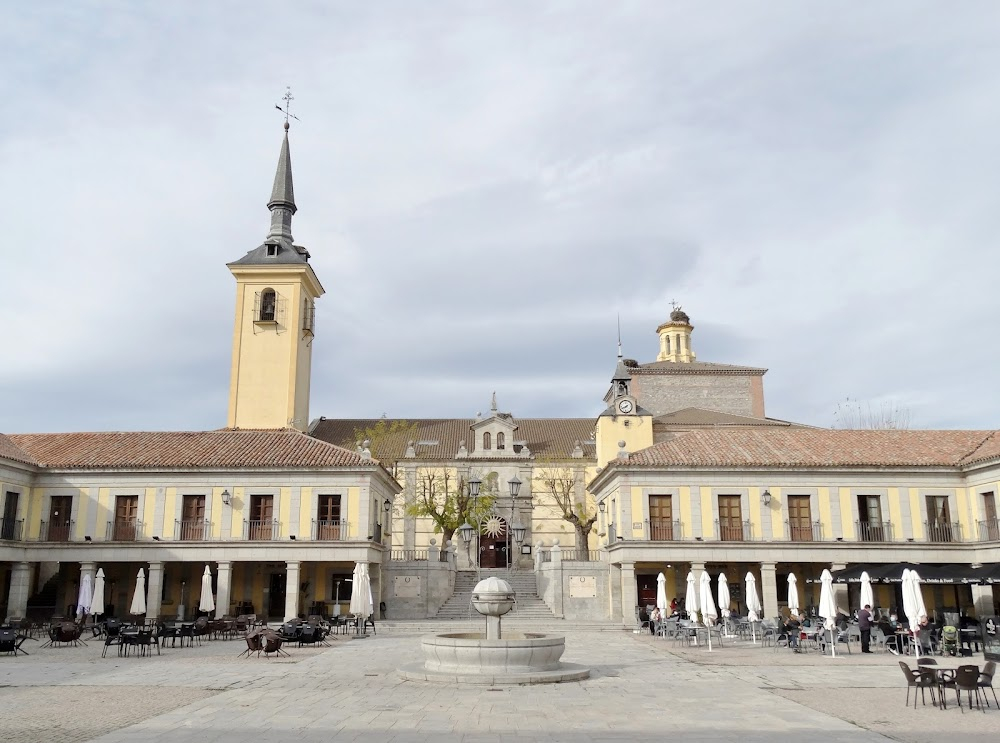 In from the Cold : Church of Santa Engracia in Zaragoza, Spain