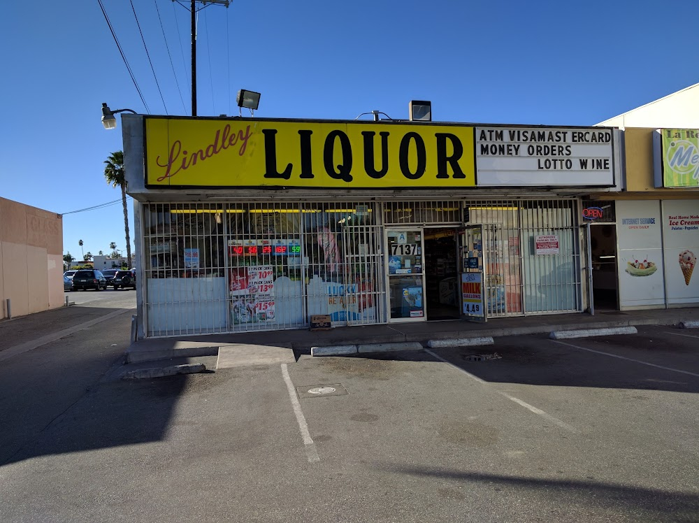 In the Line of Duty: The Price of Vengeance : Stakeout of suspect at liquor store.