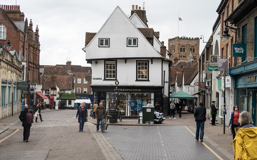 The Pale Horse : Apex Gallery; the shop now houses a Caffe Nero