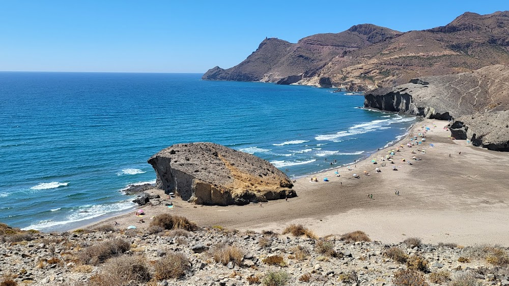 Stress-es tres-tres : Beach scenes