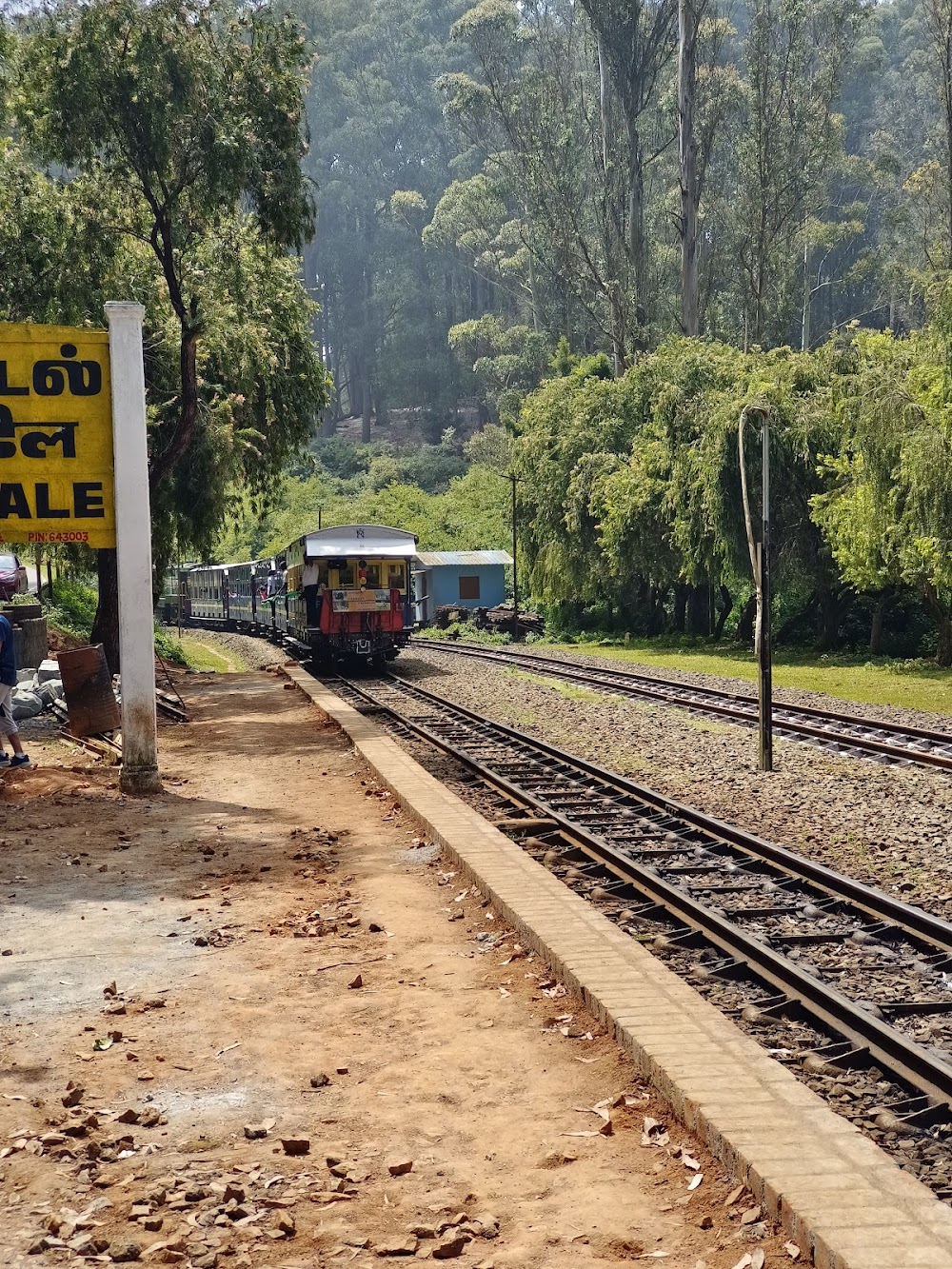 Jab Pyaar Kisise Hota Hai : Salman and Johny reaches station for project