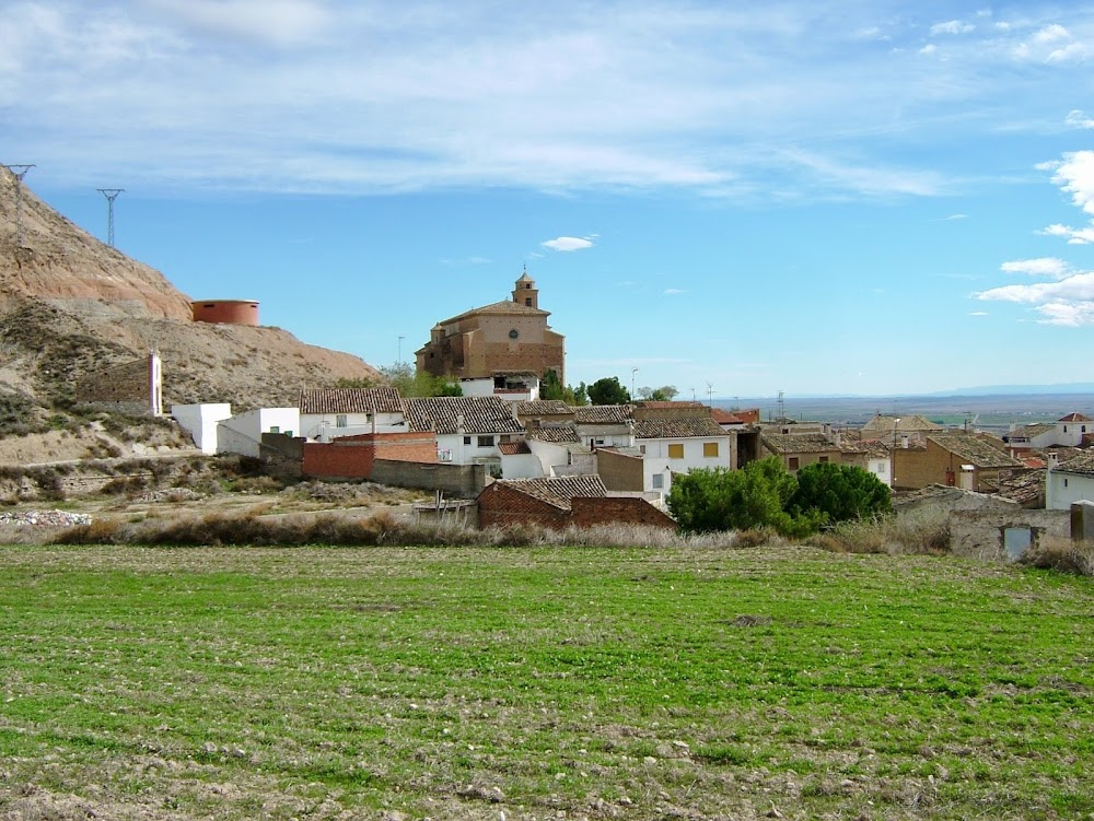 Jamón Jamón : Ham factory, halfway between La Almoda and Monegrillo