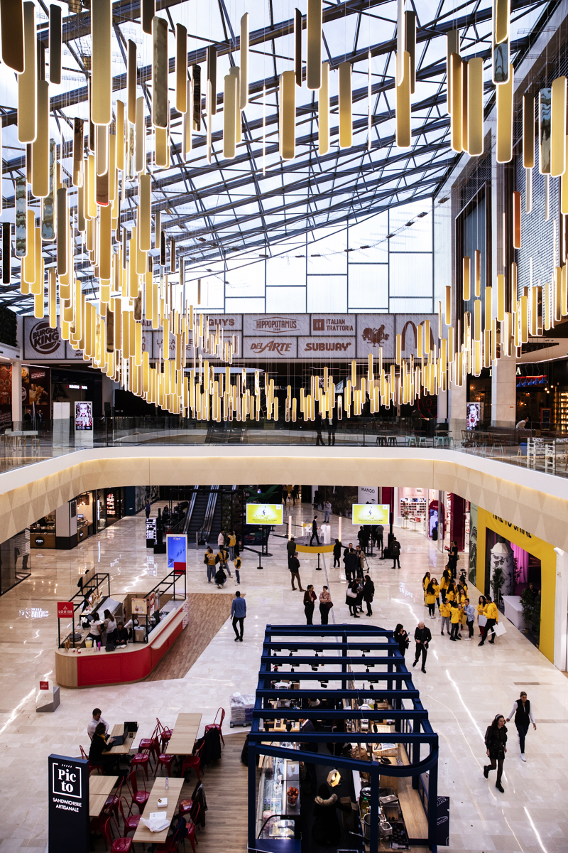 Le ciel attendra : shopping center