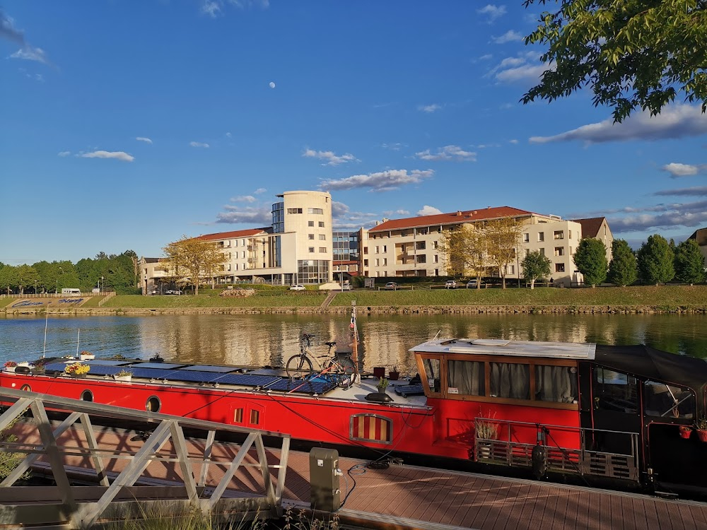 Jean de la Fontaine: L'homme qui aimait les fables : La Fontaine's birthplace and museum