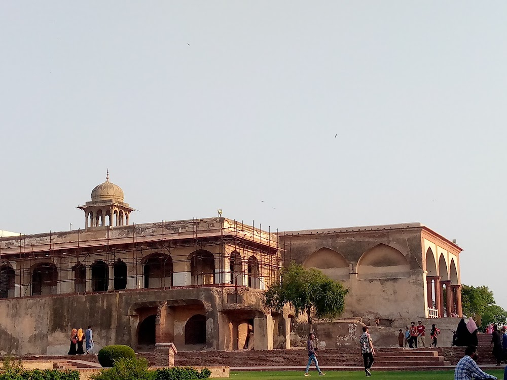 Journey to the Charbagh : 