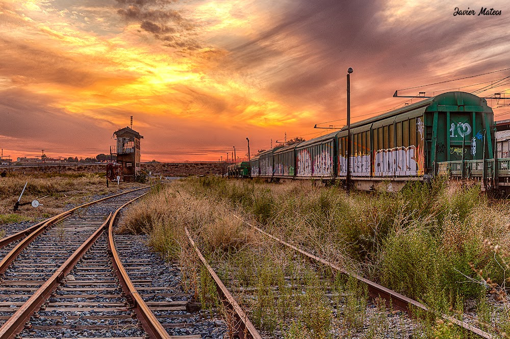 Besos para todos : Train station