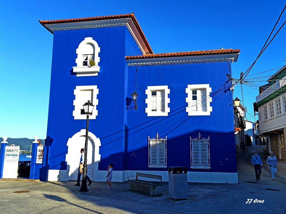 Julieta : morgue and bus stop