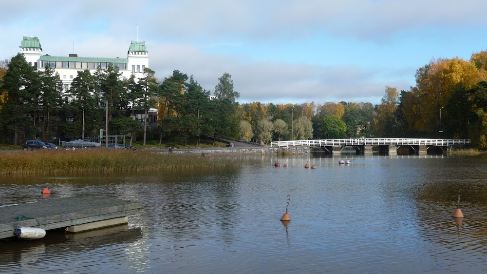 Kahden tanssin välillä : the spa casino