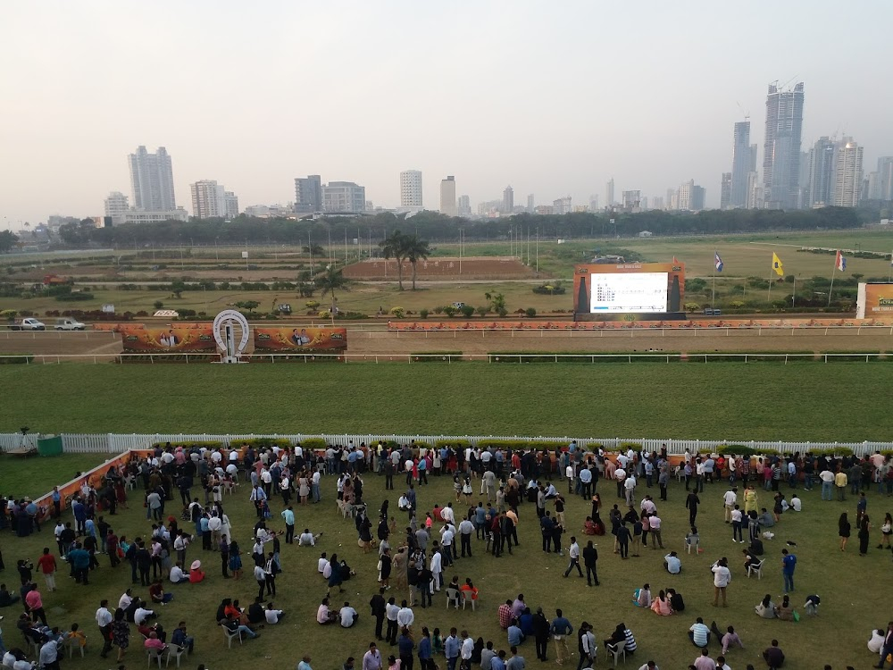 Land of the Taj Mahal : horse race track