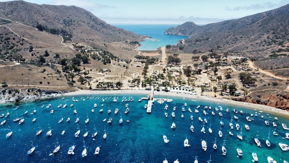 Sadie Thompson : harbor and pier where boats dock at Pago Pago