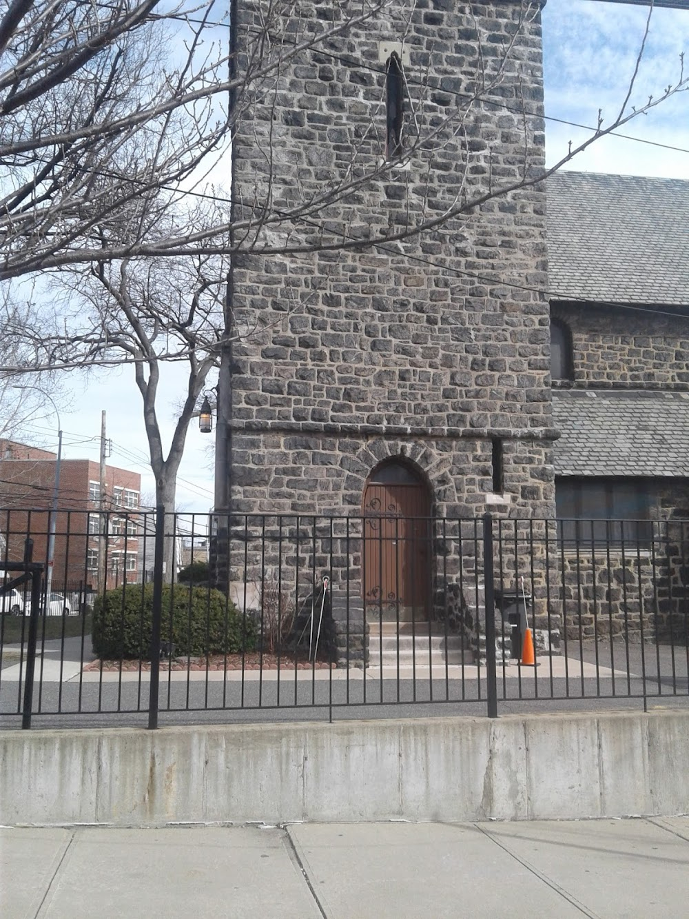 Kiss of Death : Nick's house - north end of street by Astoria Park