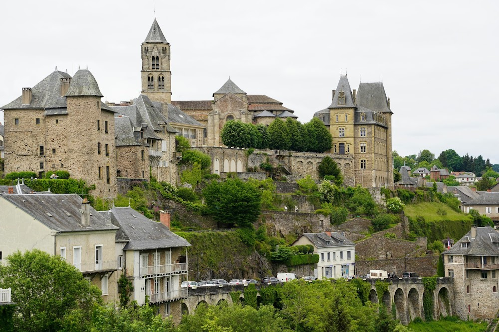 Knock, ou le triomphe de la médecine : the village of Saint-Maurice