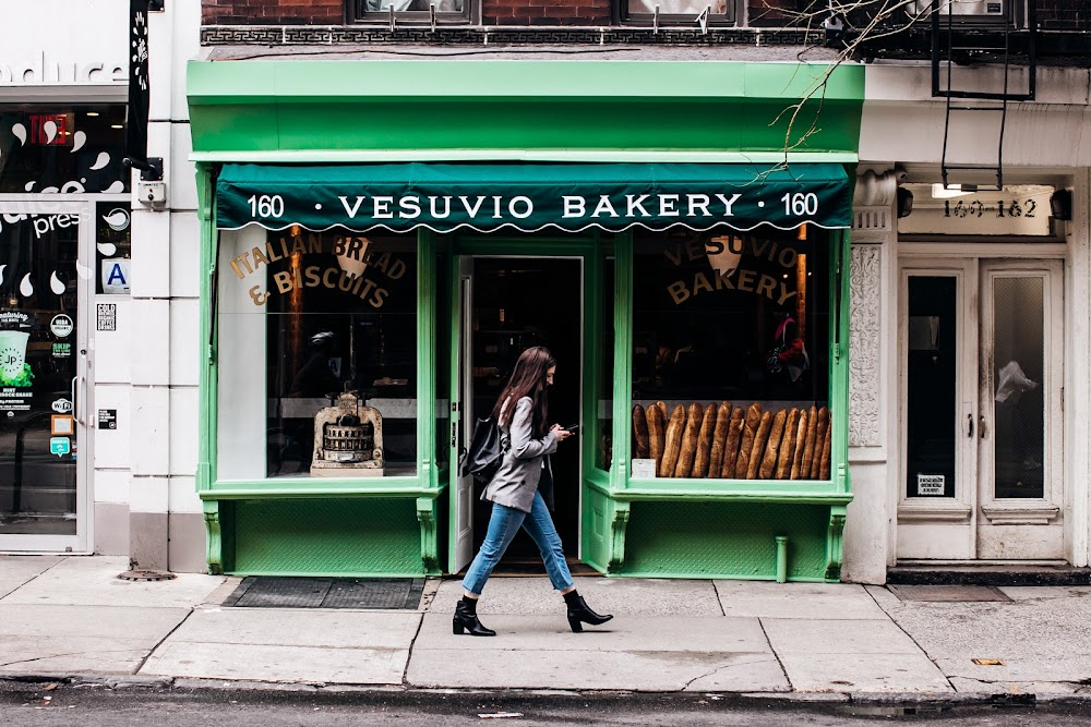 Kojak: Fatal Flaw : street conversation in front of bakery