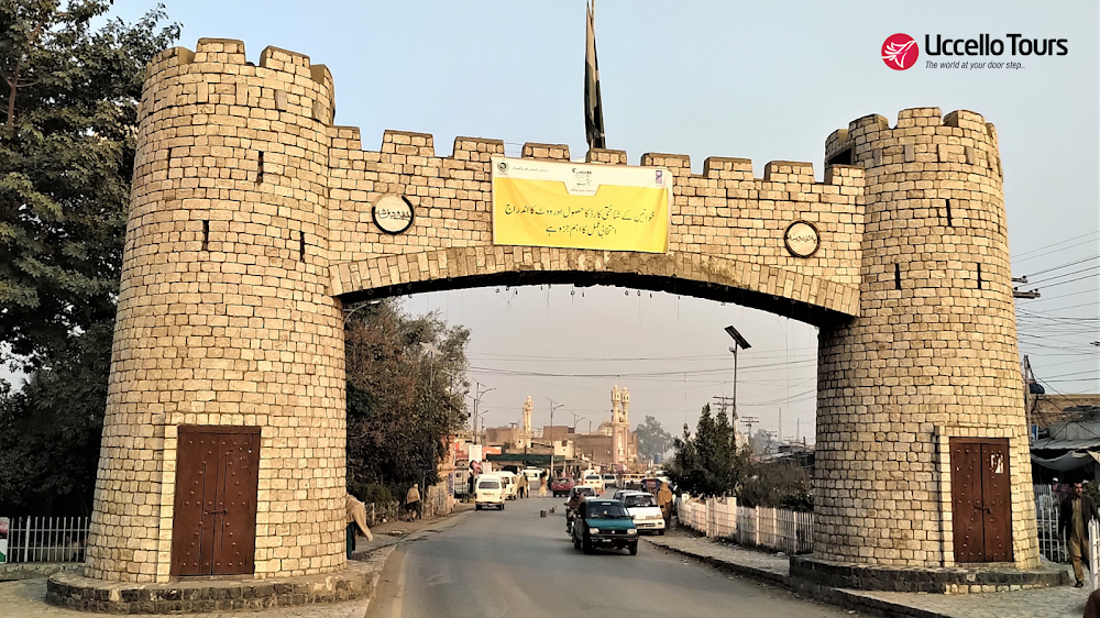 Rogue's March : the battle sequences of this picture were photographed at the Khyber Pass, India