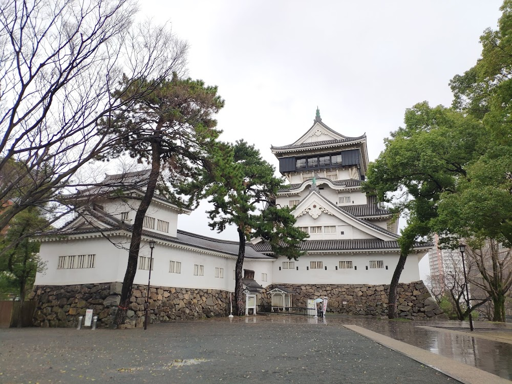 Sazae san no konyaku ryoko : Exterior