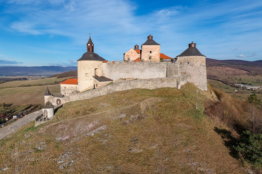 Král sokolu : castle