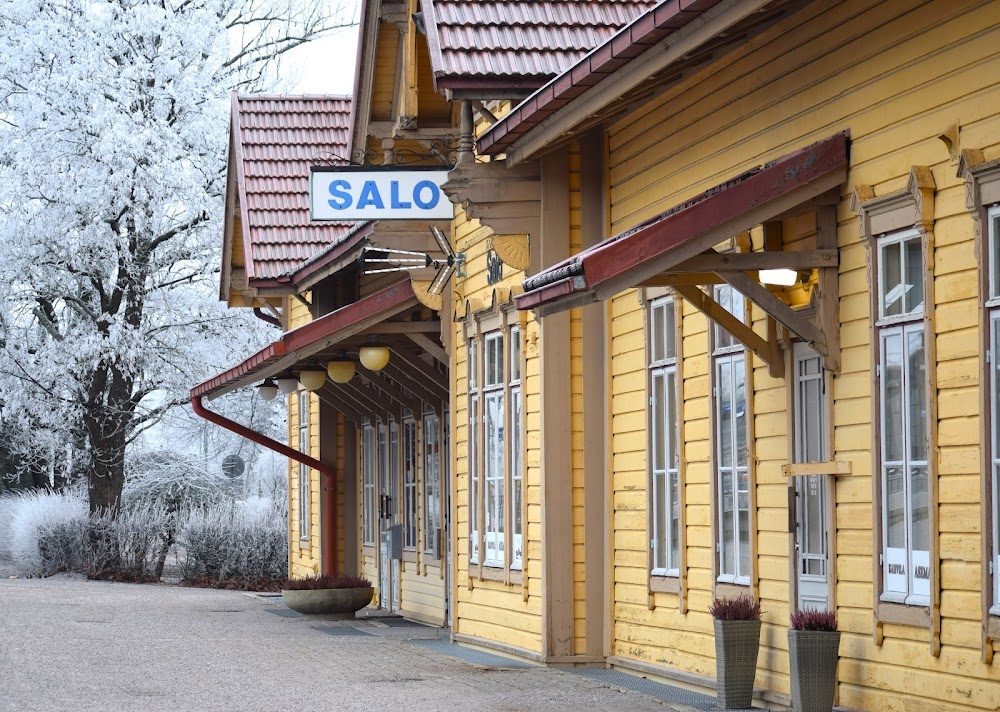 Kuutamosonaatti 2: Kadunlakaisijat : as the Toijala railway station