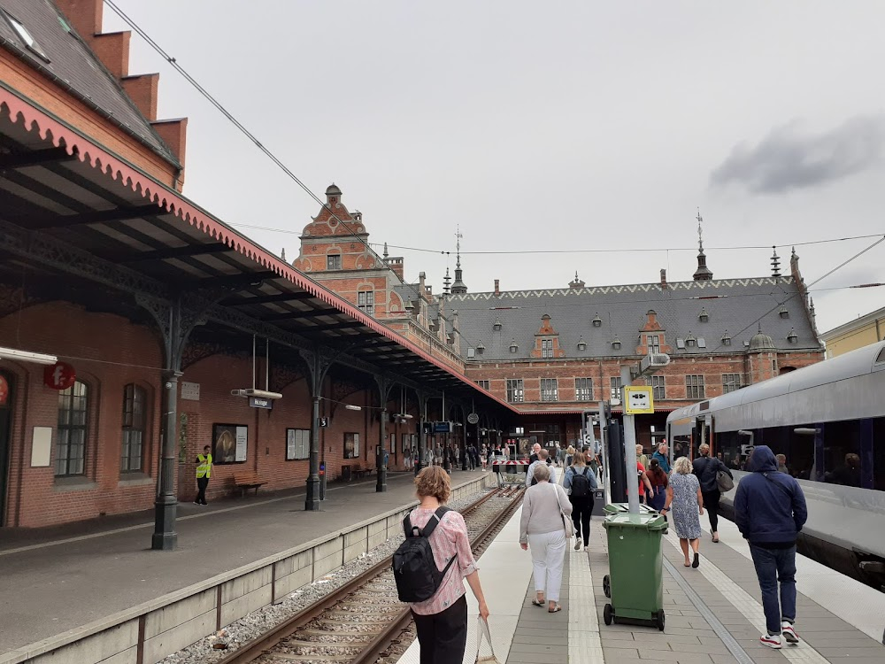 Det var paa Rundetaarn : train station