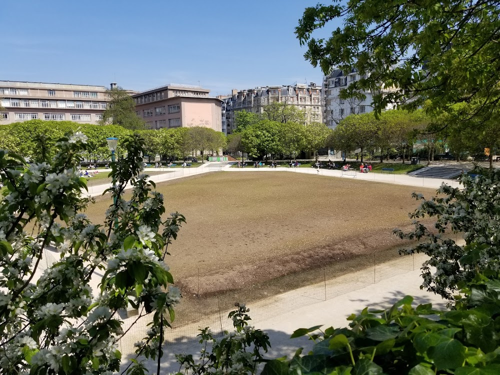 L.627 : police trap, watching from school building