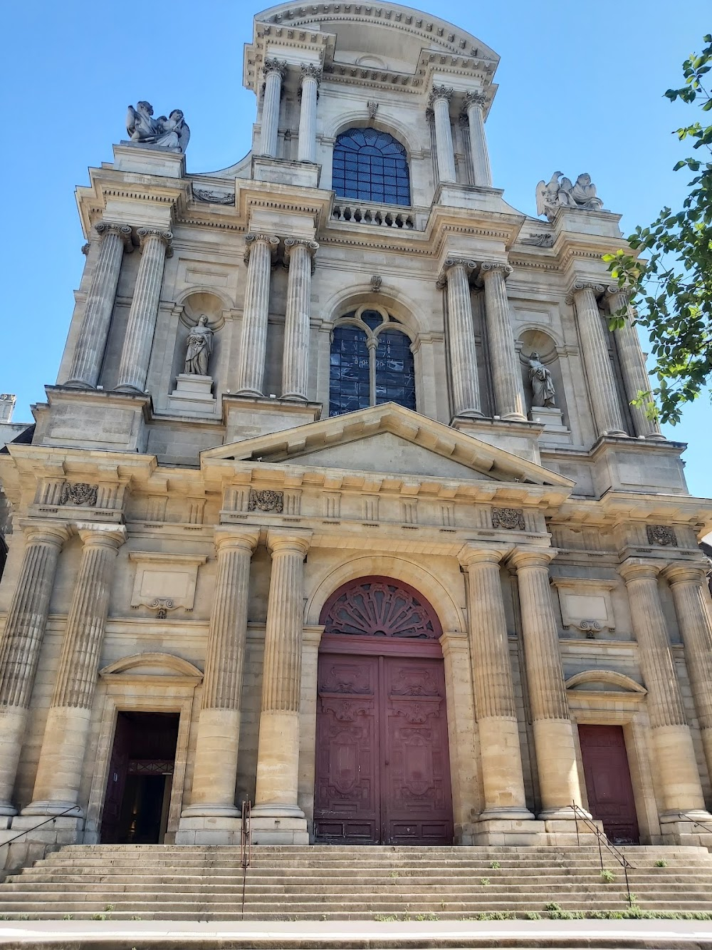 La grande lessive (!) : church exteriors, interiors, and rooftop