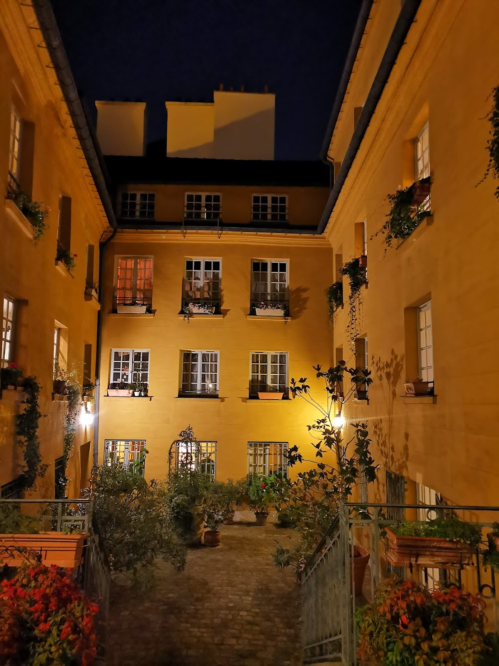 Rue de l'Estrapade : maids's room in which Françoise takes refuge