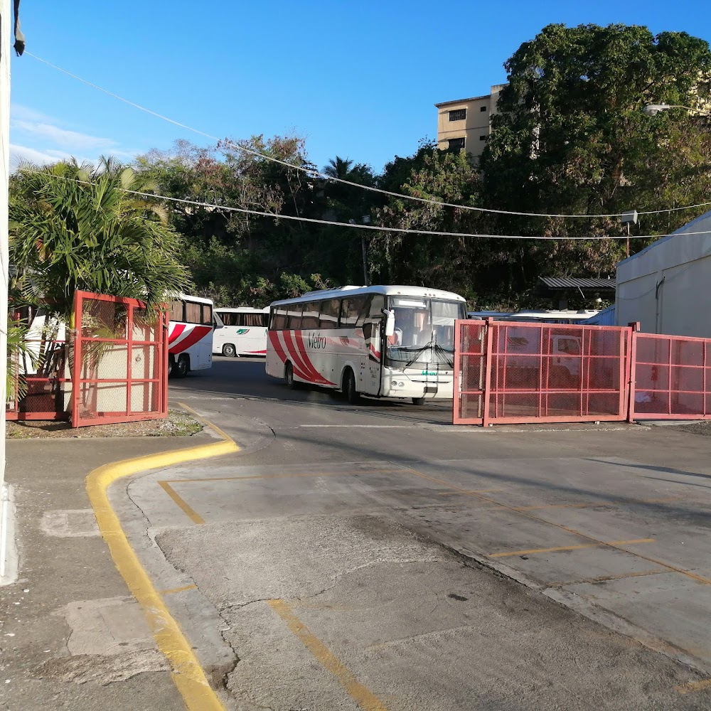 La Musiquita por Dentro : bus station