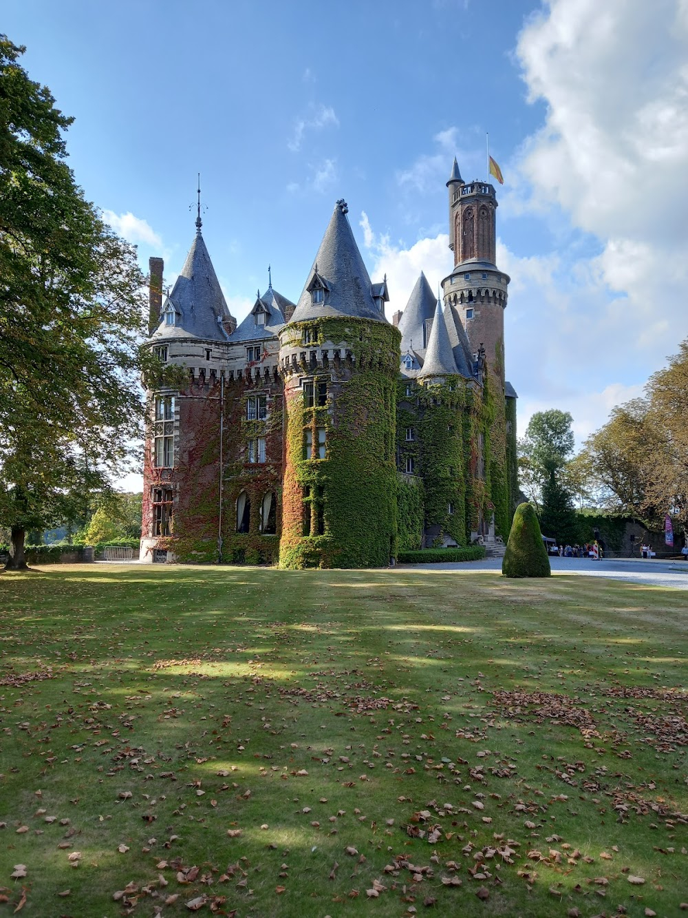 La plus longue nuit du diable : castle exterior