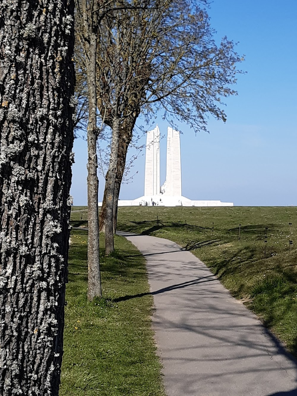 La dame d'onze heures : war memorial